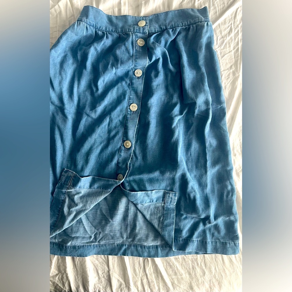 Chambray button pocket midi skirt